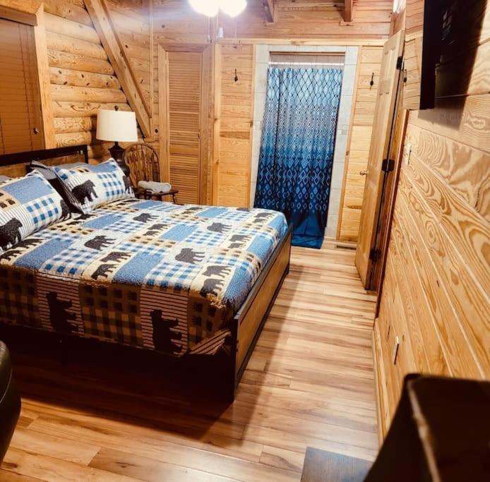 Rustic Black Bear Cabin พิเจนฟอร์จ ภายนอก รูปภาพ
