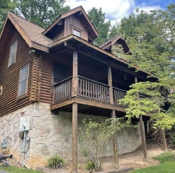 Rustic Black Bear Cabin พิเจนฟอร์จ ภายนอก รูปภาพ
