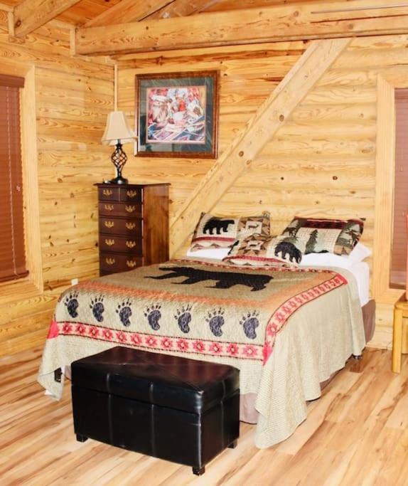 Rustic Black Bear Cabin พิเจนฟอร์จ ภายนอก รูปภาพ