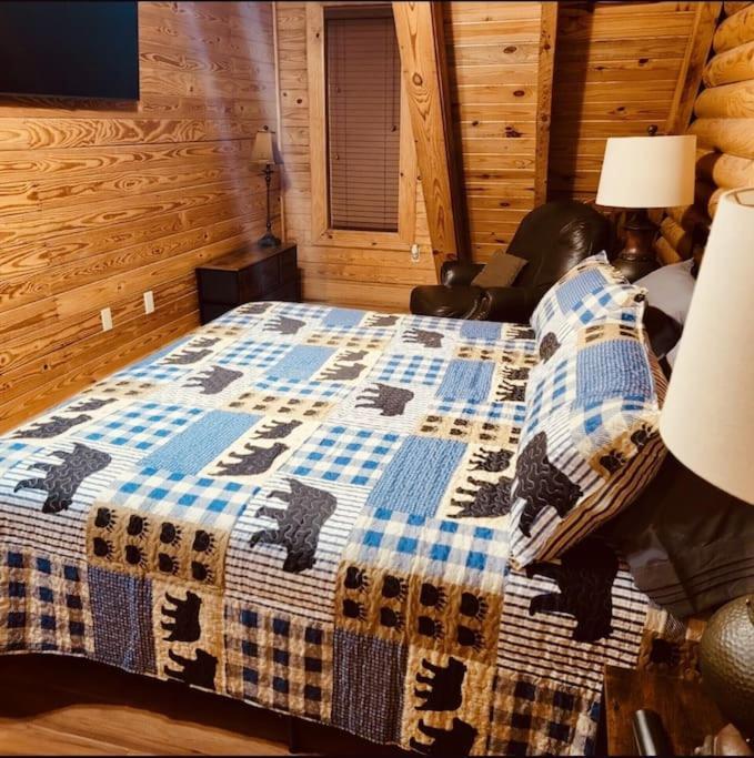 Rustic Black Bear Cabin พิเจนฟอร์จ ภายนอก รูปภาพ