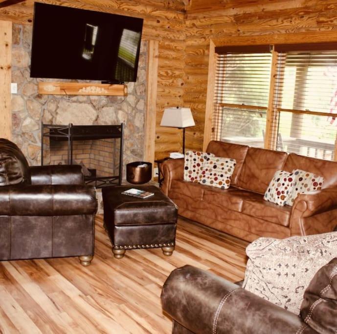 Rustic Black Bear Cabin พิเจนฟอร์จ ภายนอก รูปภาพ